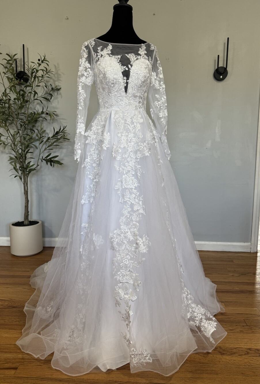 Merry’s Wedding Dress Boho-A Lined Floral Laced Applique Romantic Sz 2 Whimsical